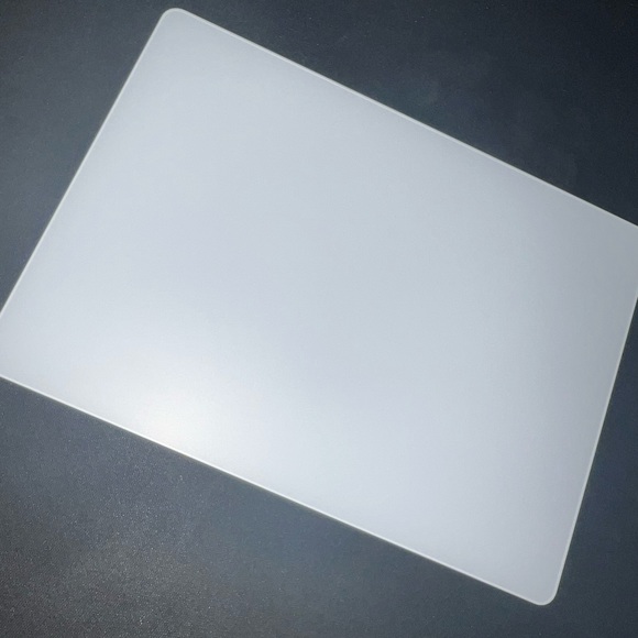 APPLE WHITE MAGIC TRACKPAD - Picture 1 of 2